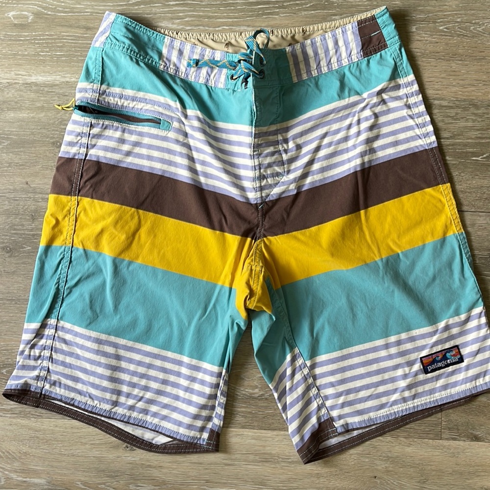 Patagonia stripped board shorts stretch wavefarer ss 33 - out grown excellent